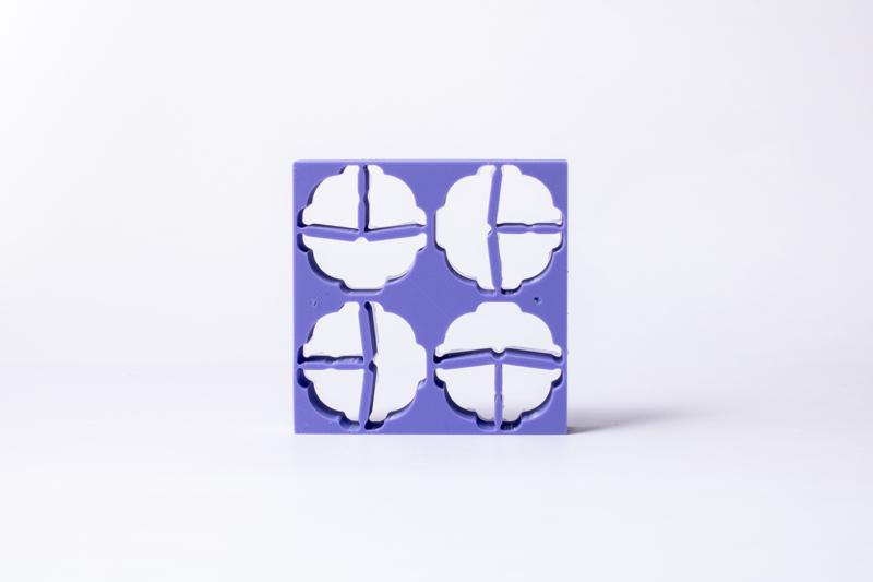 Snapping metamaterial lattice